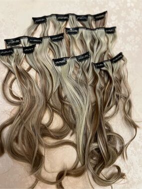 Premium Women’s Clip-In Hair Extensions - Ash Blonde & Light Brown